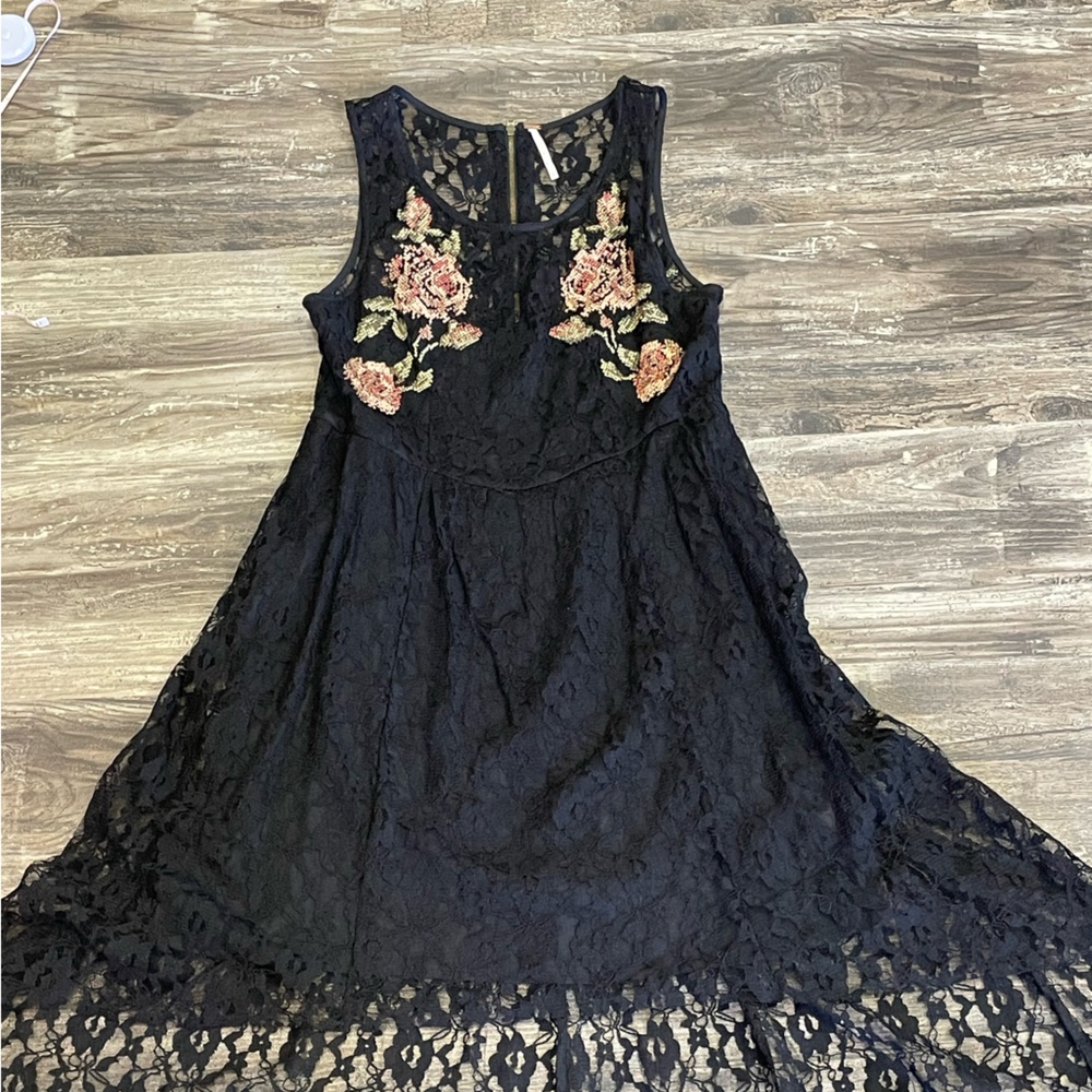 100. Free People High low lace bohemian black embroidered medium dress